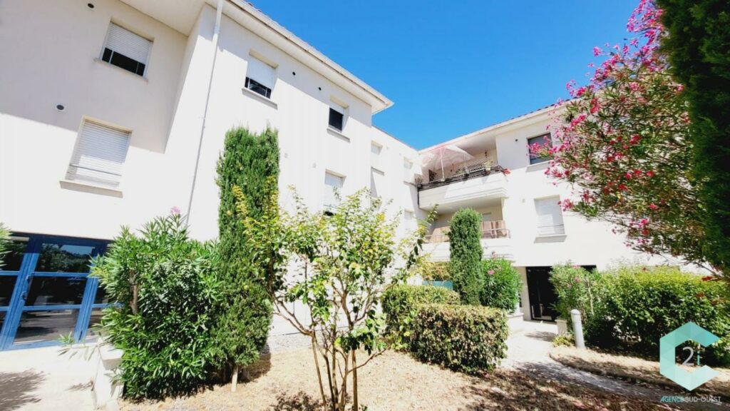 Vendu loué – T3 avec terrasse et parkings – 11100 Narbonne