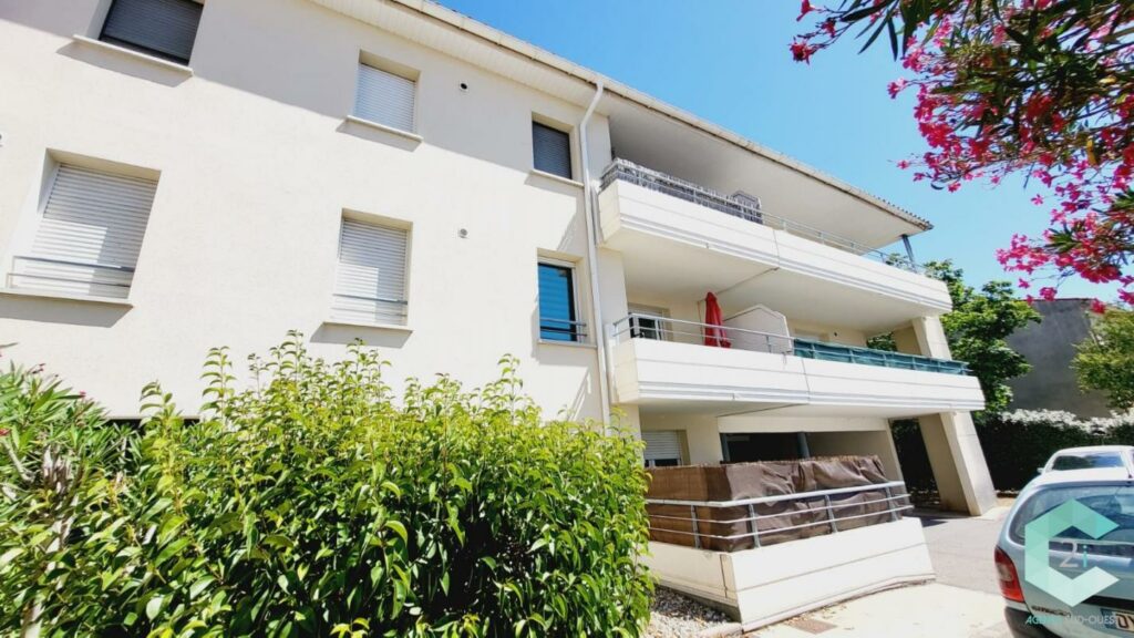 Vendu loué – T3 avec terrasse et parkings – 11100 Narbonne