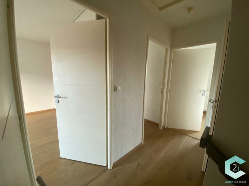 VILLA LIBRE AVEC DOUBLE TERRASSE