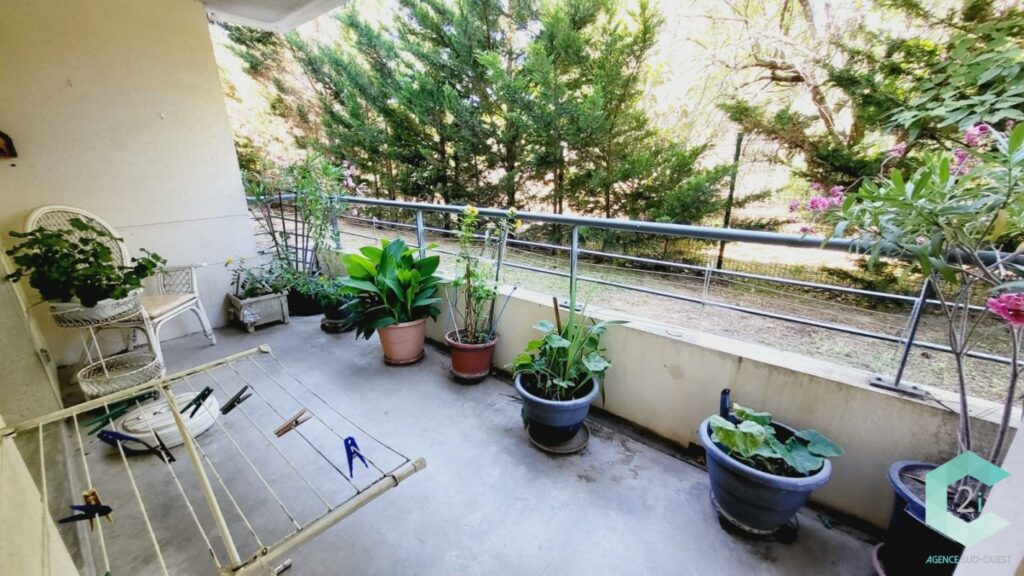 Vendu loué – T3 avec terrasse et parkings – 11100 Narbonne