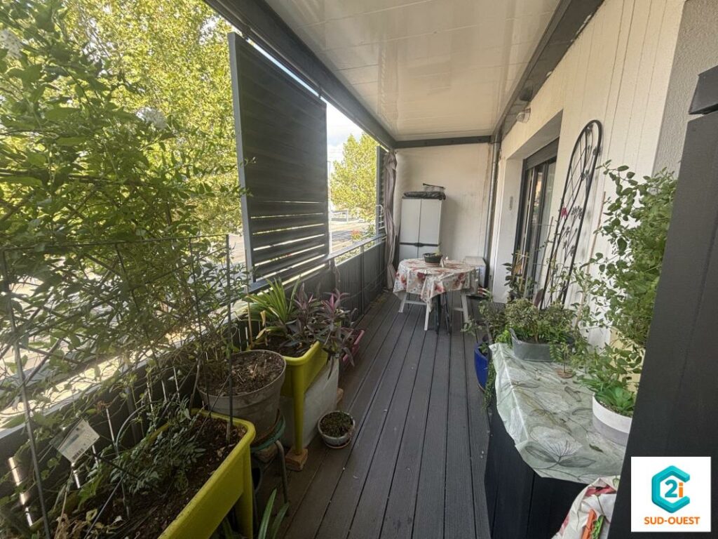T4 AVEC TERRASSE ET CLIMATISATION