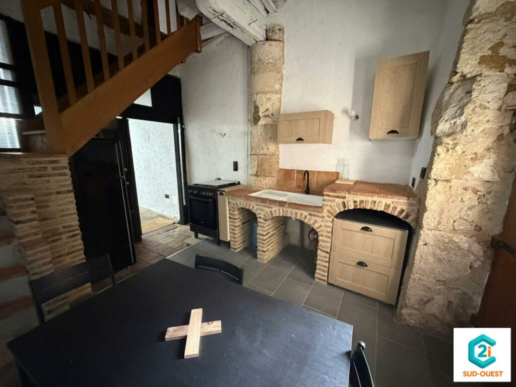 Maison à louer Sarrant