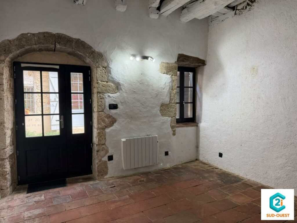 Maison à louer Sarrant